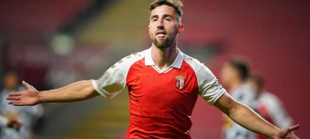 雷竞技- 布拉加加时末段火线驰援，志在欧冠名次提升，球迷炸锅，身体对抗强度拉满