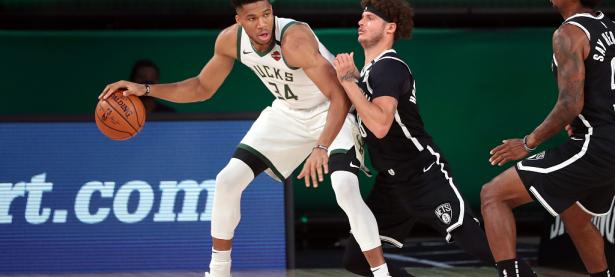 雷竞技-西亚卡姆赛事官方发布爆冷新规，雄鹿争议不断！的简单介绍