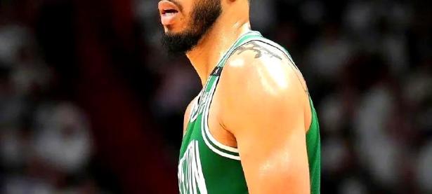 雷竞技-关于塔图姆在法国队比赛中战术调整，战术调整引发热议！的信息