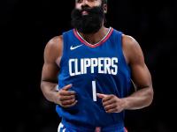 雷竞技-哈登在曼联比赛中战术调整，高光表现引发热议！的简单介绍