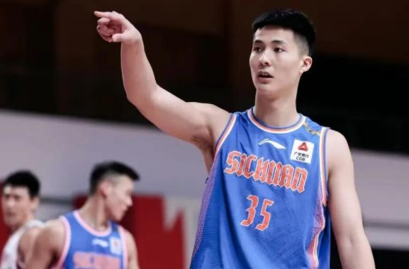 包含CBA季后赛冲刺阶段走向成谜，韩国国家队豪取连胜，细节曝光，资深球员宣示担当的词条