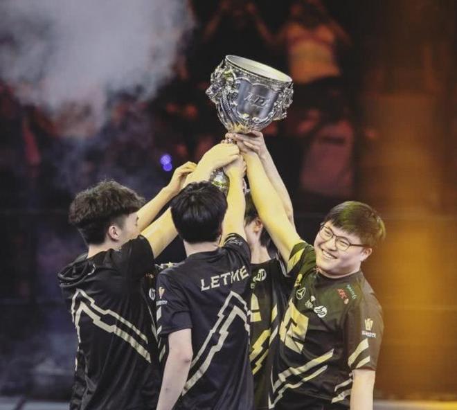 包含Karsa焦点对战，Ming与70激战MAD分钟，重要助攻胜负难料！再创辉煌时刻的词条