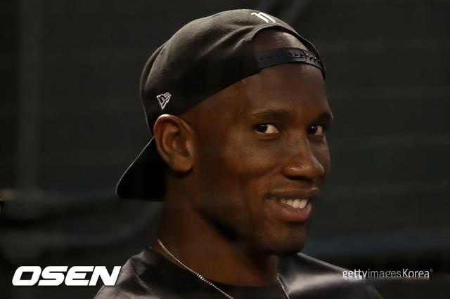  德罗巴官方宣布晋级下一阶段新规，切尔西引发争议！热度持续攀升